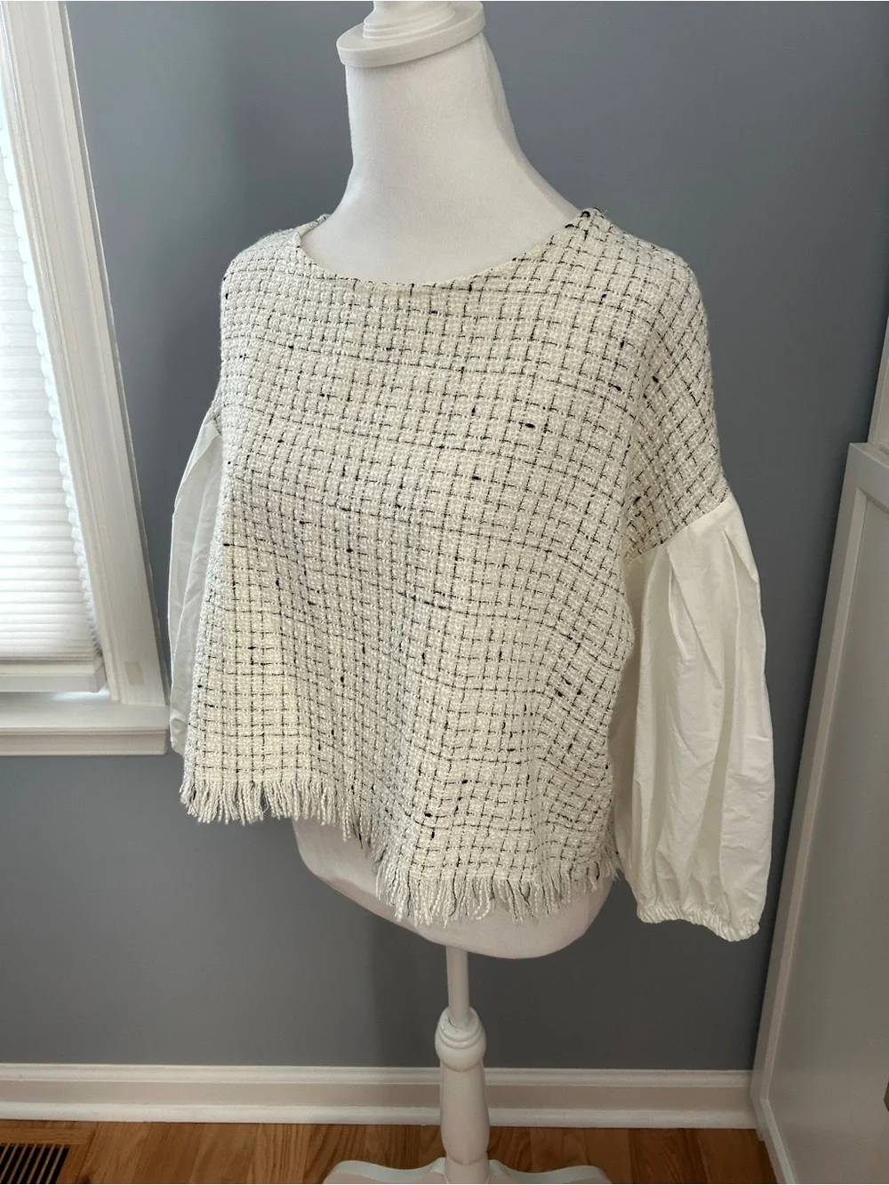Zara Tweed Crop Top Size M Black White Contrast Balloon Sleeve Fringe Hem Preppy